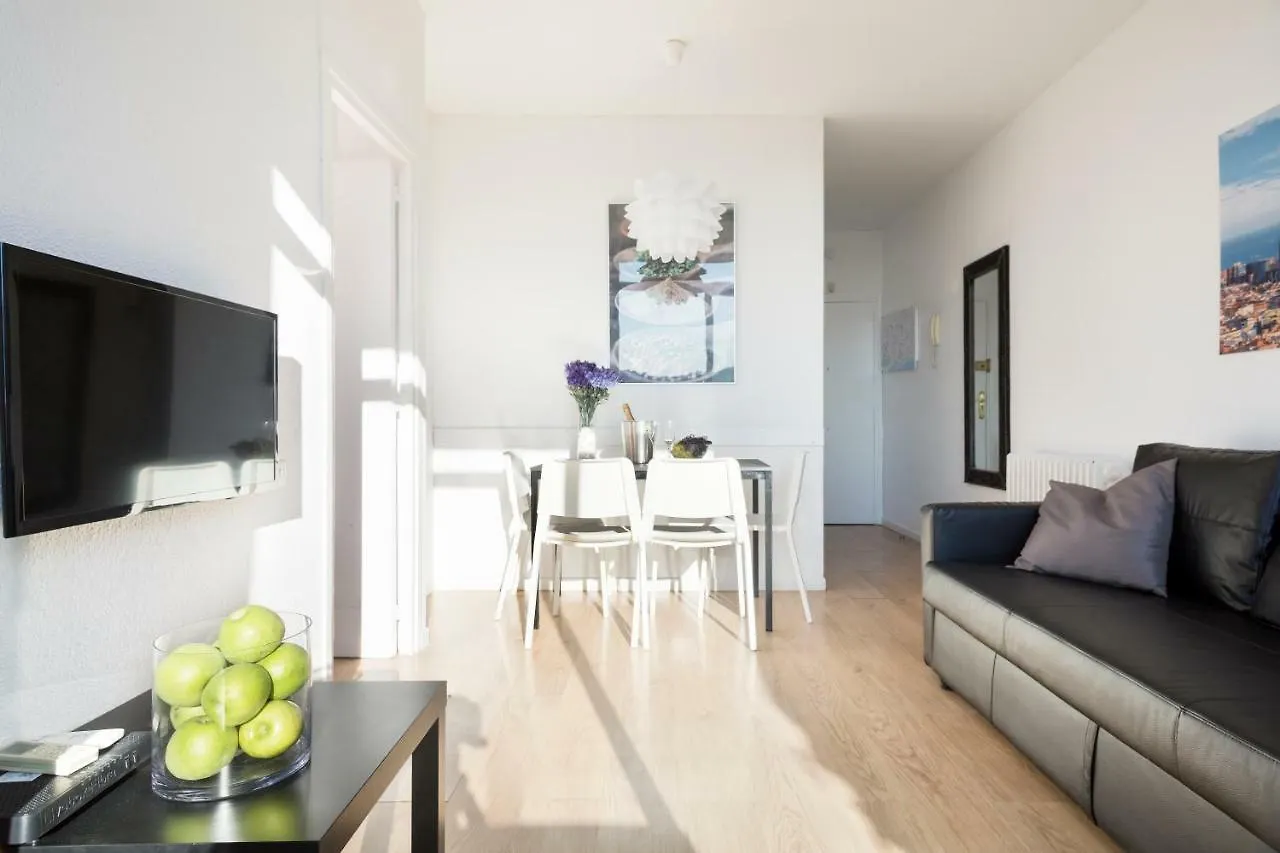 דירות ברצלונה Sants Station Penthouse 0*,